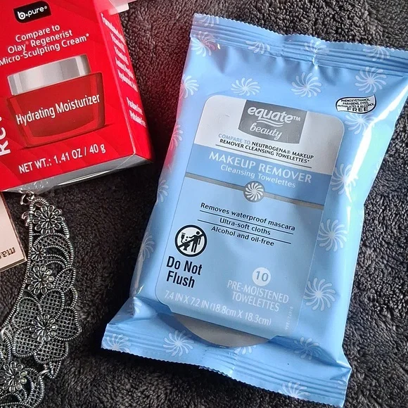 YOU GET   20 ITEMS  YOU ALSO GET 1 LUX ITEM AND 1 JEWLERY.ALL BOXES DIFFERAN - Picture 5 of 9